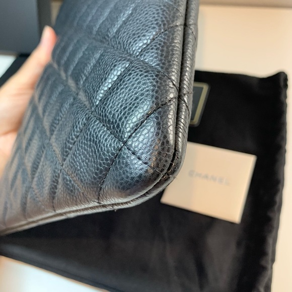 Chanel o case pouch medium caviar black gold hardware - Picture 9 of 14